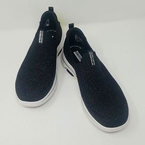 Brand New Black Sparkly Women's Size 9 Skechers GoWalk 5